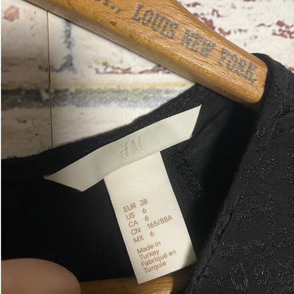 H&M Black Leopard Print Jacquard Weave Long Sleeve Midi Dress - Picture 7 of 9